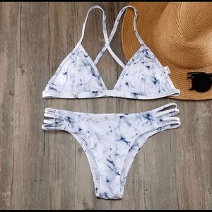 Bollory Women's Marble Print V-Neck Cross Back Top